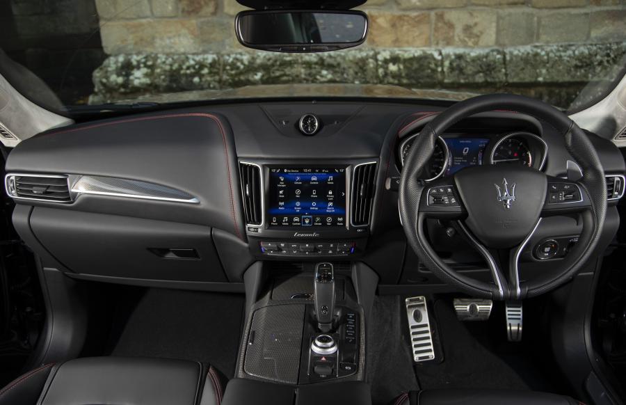 Торпедо Maserati Levante GranSport 2018 года  (UK) (фото 3 из 6)